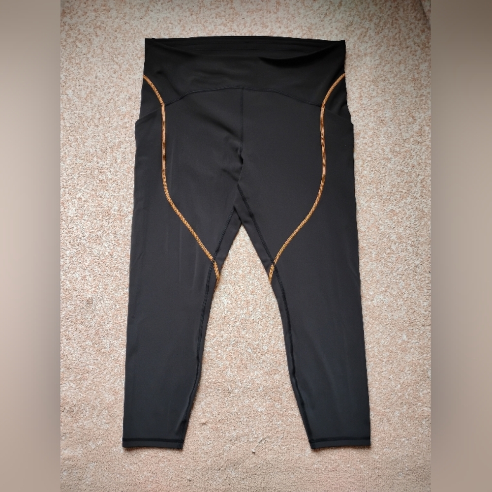 Lululemon. Power Thru High-Rise Tight 25" *Colour Seam.
